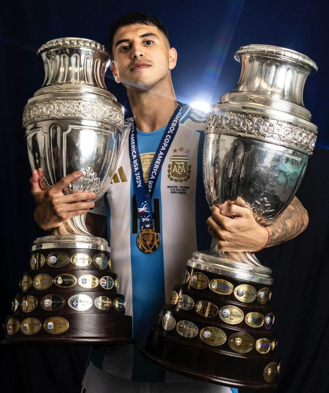 年终总决赛翻盘拉沃尔杯，西西帕斯惊艳四座