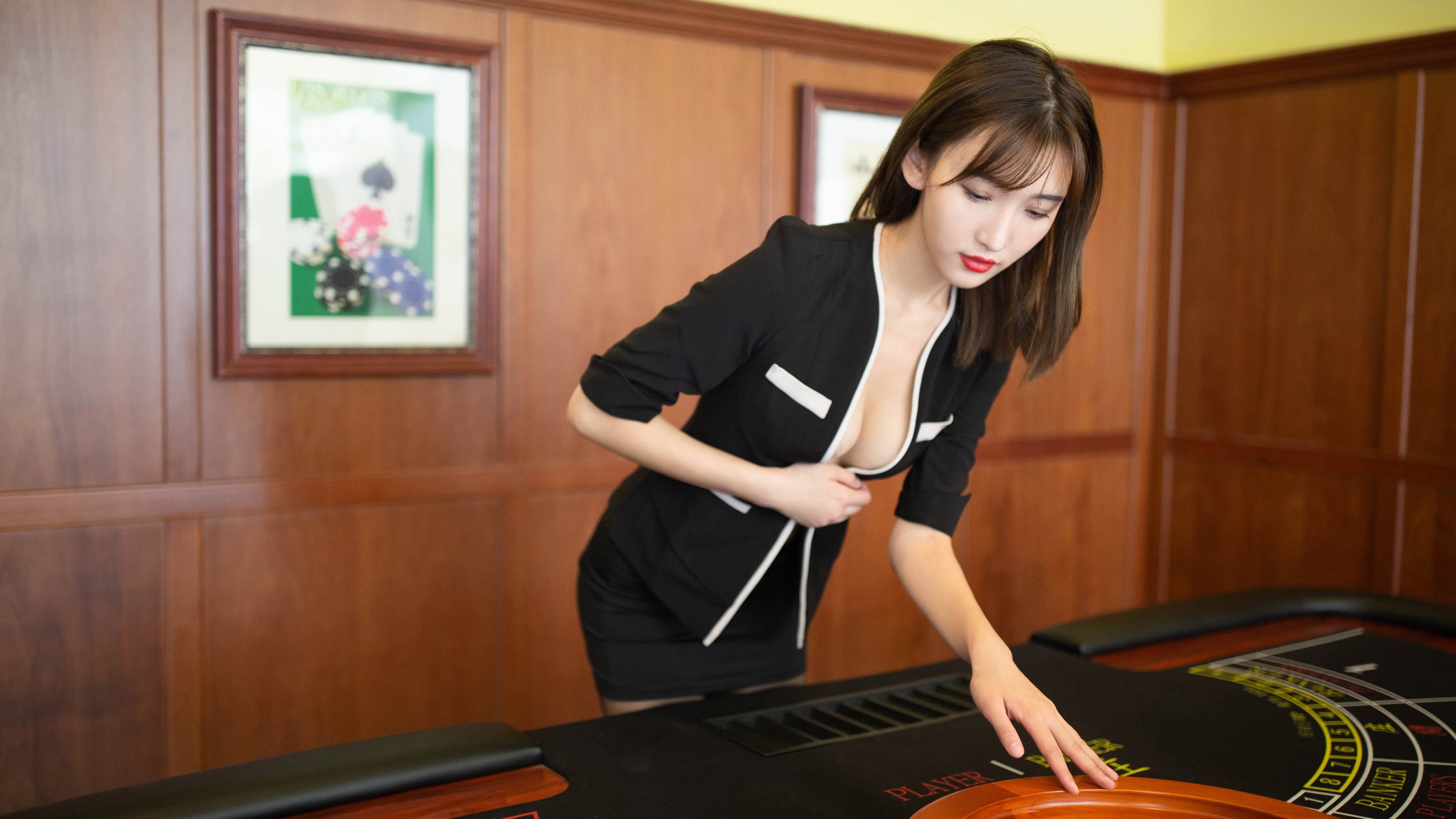 范弗利特末节连飙关键分，公牛惊险逆转活塞锁定胜局