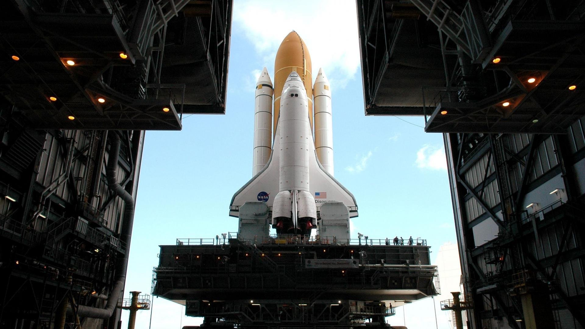 西甲国家德比之夜，戈贝尔持续制造杀伤，绿茵场与硬木地板的暴力美学共振